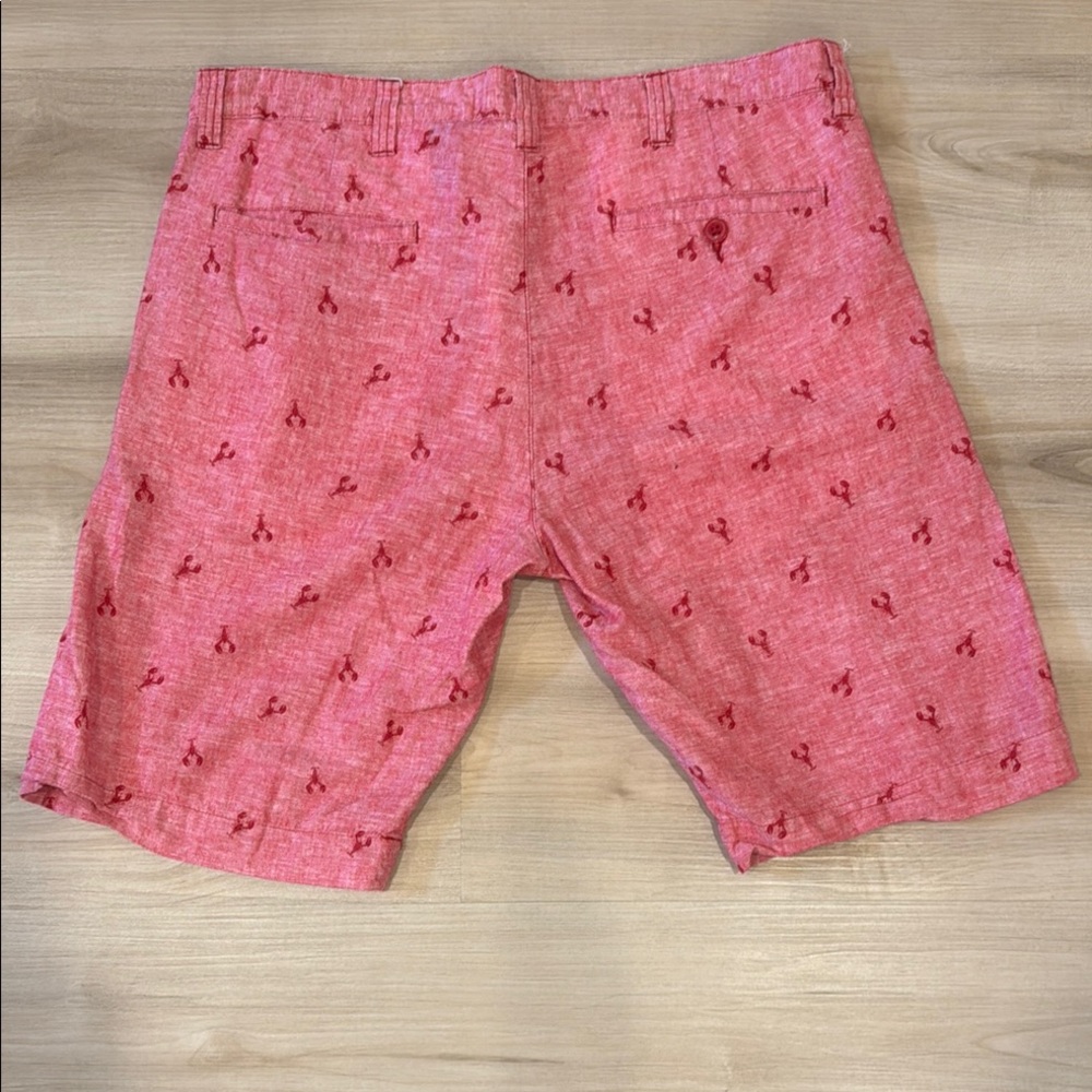 Men's Size 32 Bruno Red linen lobster  Patterned Shorts - Picture 5 of 7